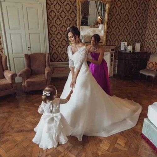 abiti su misura sposa a Montà D'Alba